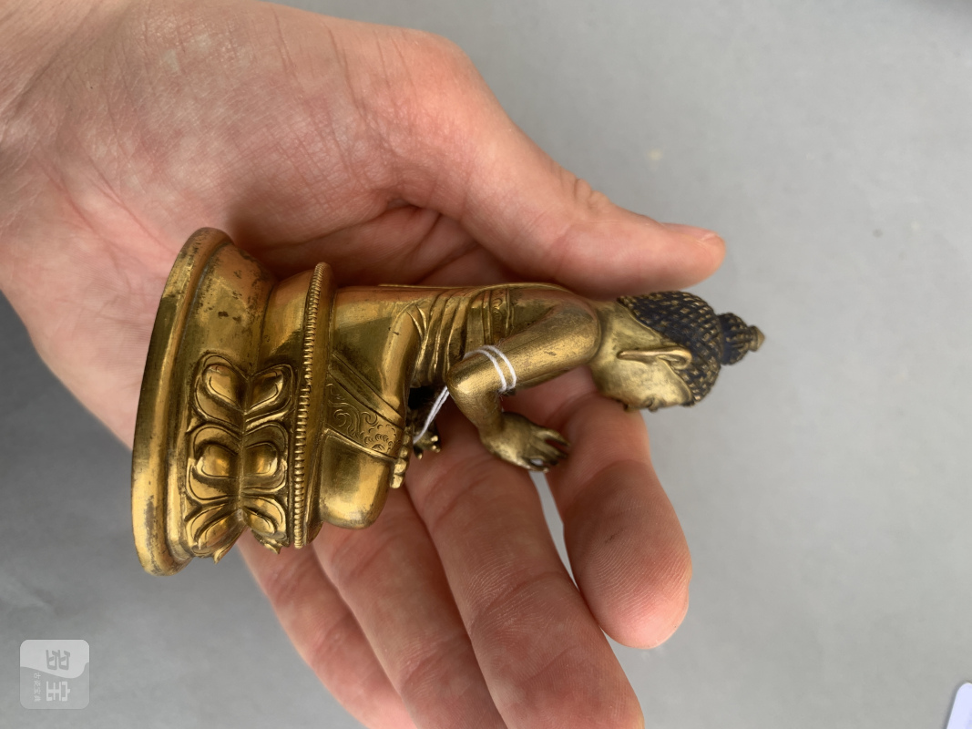 A PART-GILT BRONZE FIGURE OF BUDDHA SHAKYAMUNI - 图9